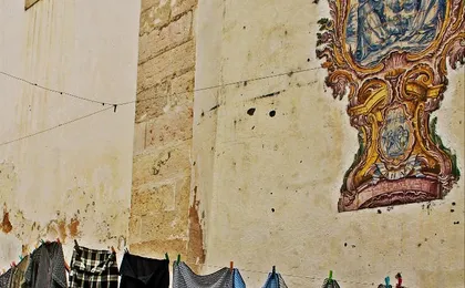 Lisbon's history, stories and lifestyle essential guided tour