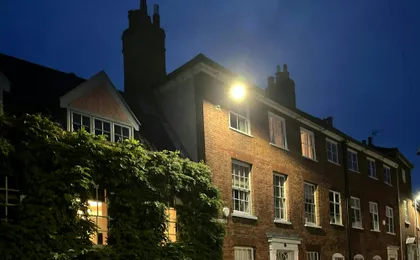 Norwich in-app tour and thrilling detective investigation