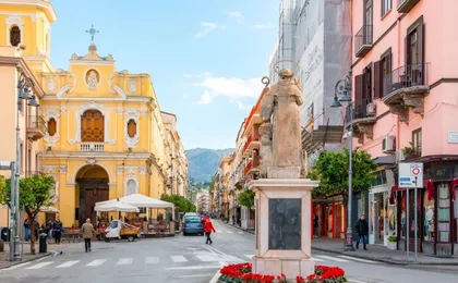 Sorrento, Positano and Amalfi shared tour from Naples with light lunch