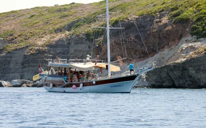 Bodrum all-inclusive gulet boat cruise by Outback Yachting