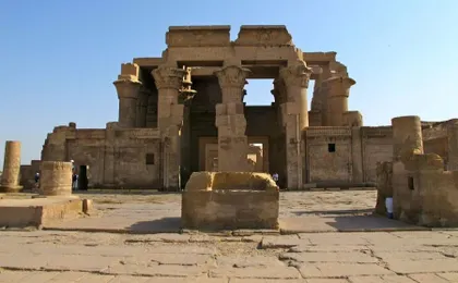 PRIVATE TOUR TO KOM OMBO AND EDFU TEMPLES FROM ASWAN