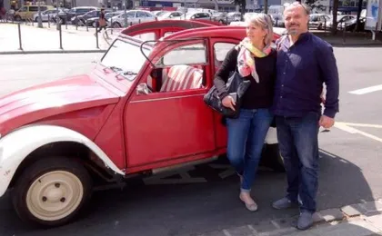 Lille guided tour by Citroen 2CV with Champagne Break