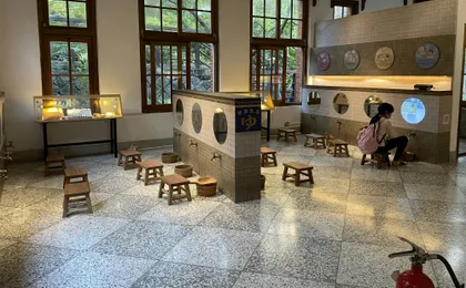 Full-Day Beitou and Yangmingshan Guided Tour from Taipei