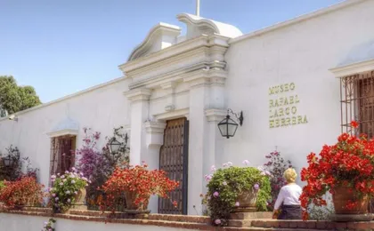 Lima Guided Tour with Larco Museum and Casa Aliaga