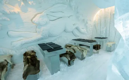 SnowHotel 3-course dinner in Rovaniemi with transfer