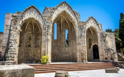 Lindos Acropolis and Rhodes Old Town highlights tour