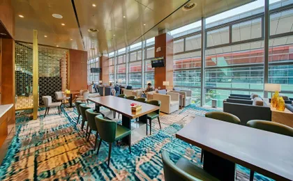 Access to the Van Don International Airport business lounge