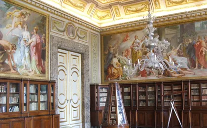 2-Hour Small Group Tour of Caserta Royal Palace