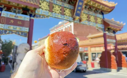 Victoria food tour with 7 tastings in Old Town and Chinatown