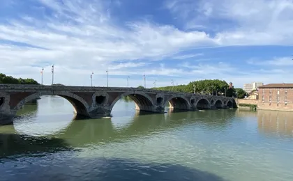 Old Town Toulouse exploration game and tour