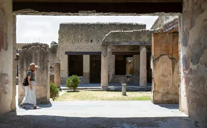 Half-day guided tour of Herculaneum UNESCO World Heritage Site with optional transport