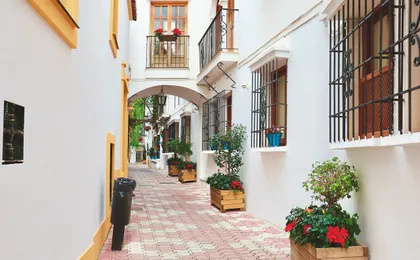 Day trip to Mijas, Marbella and Puerto Banus from Malaga