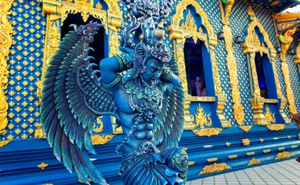 Chiang Rai White Temple and Hill Tribe Village tour from Chaing Mai