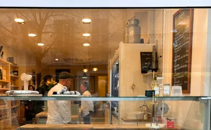 Toulon food walking tour with local flavours and culinary history
