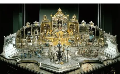 Dresden walking tour with New Green Vault and Semper Opera visit