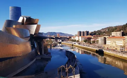 Visit to the Guggenheim Museum in Bilbao in Spanish