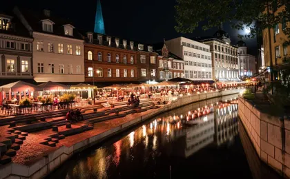 Romantic private walking tour in Aarhus