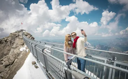 Full-day tour to Glacier 3000 and Montreux from Geneva