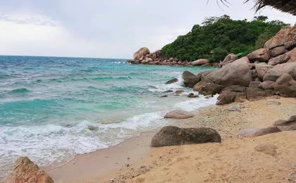 Boat tour to the bays of Koh Tao island with light meal