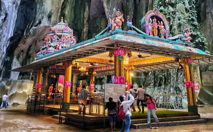 Batu Caves, Bukit Melawati and the fireflies private tour with dinner