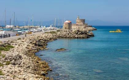 Lindos Acropolis and Rhodes Old Town highlights tour