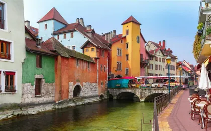 Annecy 2-hour introductory walking tour with a local