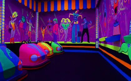 GLOBALLS ticket with your choice of mini golf course or Carnival Games