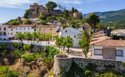 Guadalest and Algar waterfalls tour from Alicante
