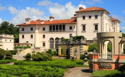 Vizcaya Museum and Gardens with transportation