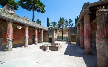 Half-day guided tour of Herculaneum UNESCO World Heritage Site with optional transport