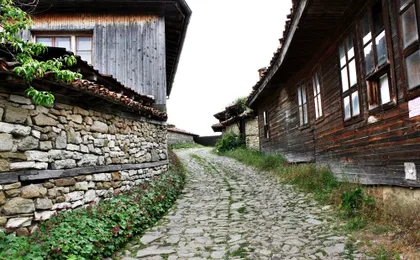 Ultimate self-guided Zheravna walking tour