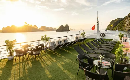Ha Long Bay Luxury Day Cruise with Buffet Lunch From Hanoi