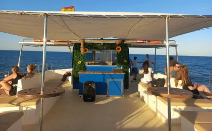 Catamaran Cruise with Mussel Tasting and Wine from Denia