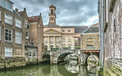 Dordrecht audio walking tour with historic harbours and landmarks