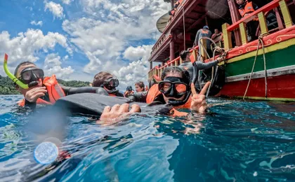 3 or 4 islands snorkel and beach tour by Boat from Koh Chang