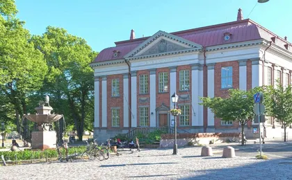 90-minute Turku walking tour with local guide