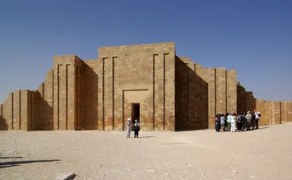 Full-Day Memphis, Sakkara, Giza Pyramids and Sphinx Tour from Cairo