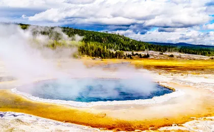 Old Faithful Self-Guided Walking Audio Tour
