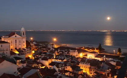 Lisbon's history, stories and lifestyle essential guided tour