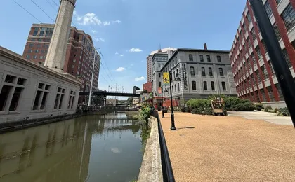 Richmond Shockoe Bottom food tour with 5 tastings and duck bao