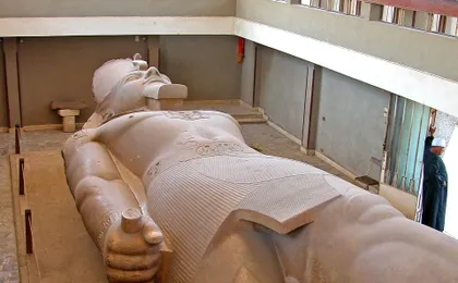 Full-Day Memphis, Sakkara, Giza Pyramids and Sphinx Tour from Cairo