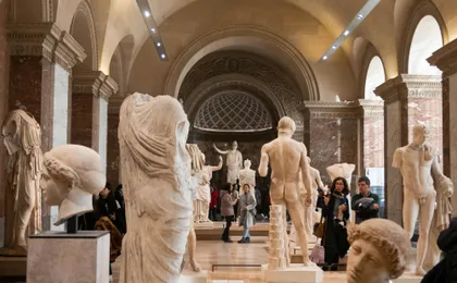 Visit of the Louvre Museum and cruise ticket