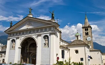 Aosta walking tour with Tasting