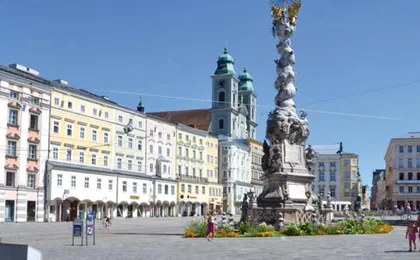 Linz self-guided city walk with audio guide