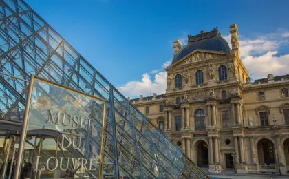 Louvre Museum Masterpieces Guided Tour with Reserved Access