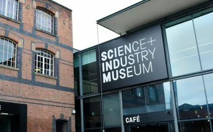 Manchester hop-on hop-off sightseeing bus tour