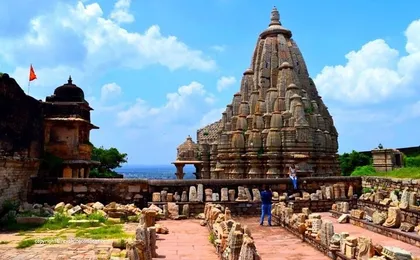 One Way Transfer From Bundi To Udaipur Drop With Optional Stop at Chittorgarh