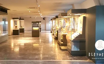 Cretan history tour and visit to a pottery workshop