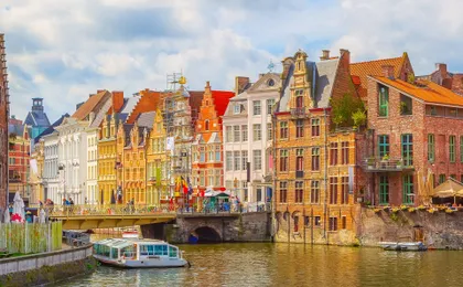Guided boat trip in the historic center of Gent