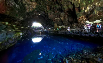 Lanzarote volcanoes and caves tour from Fuerteventura